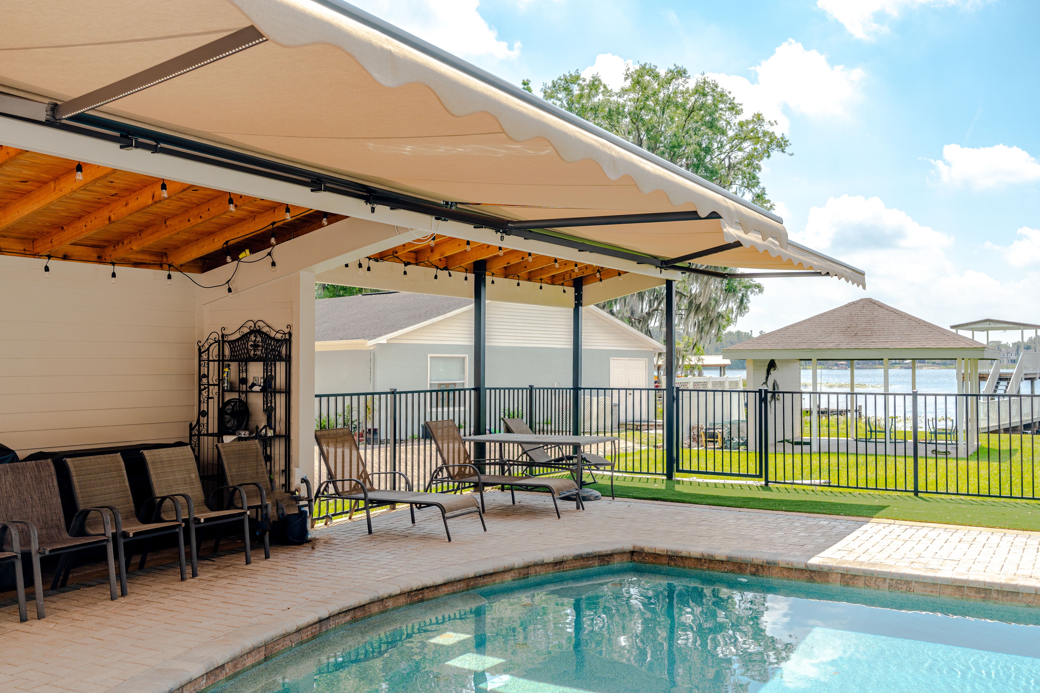 Retractable Awnings installation by SJB Outdoor