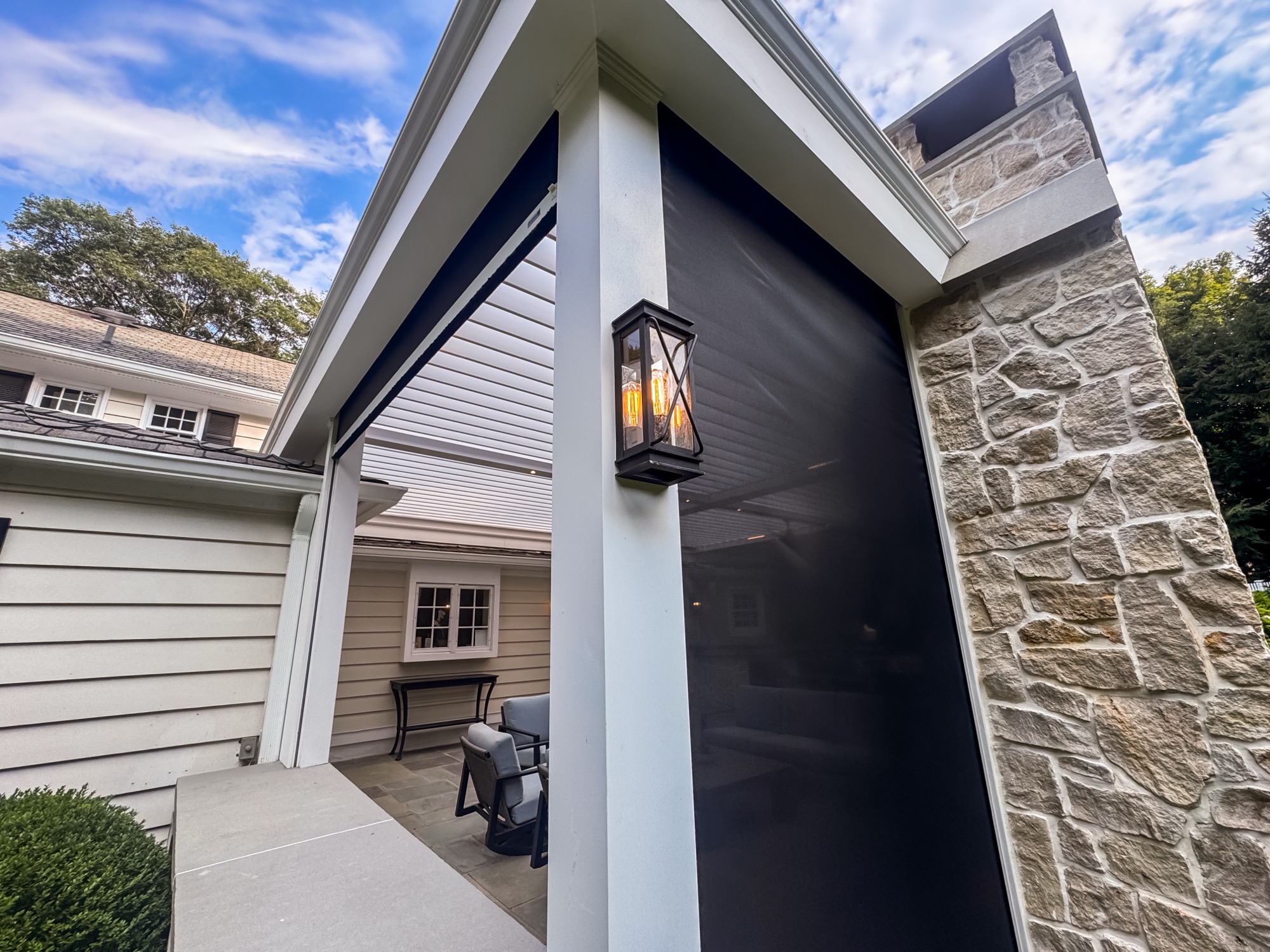 Hambrook concealed shade column